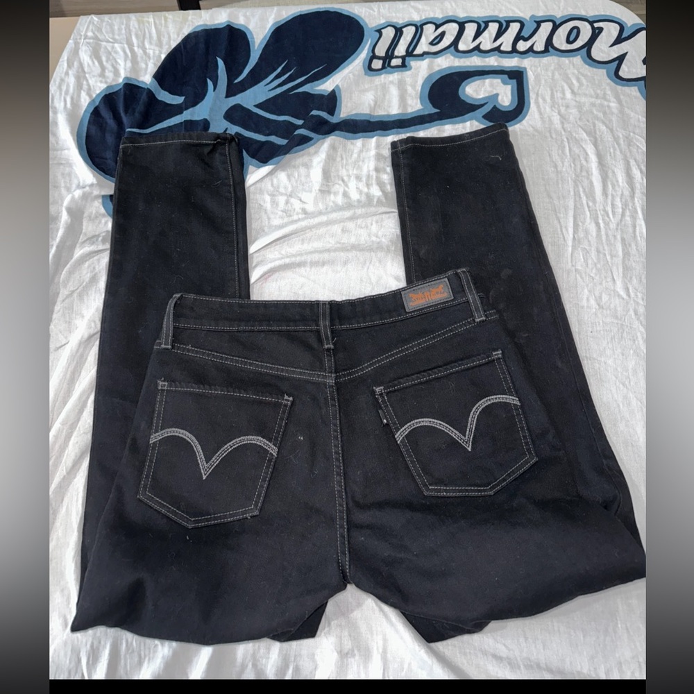Size 8 Levi’s Midrise Skinny Black Jeans Like New